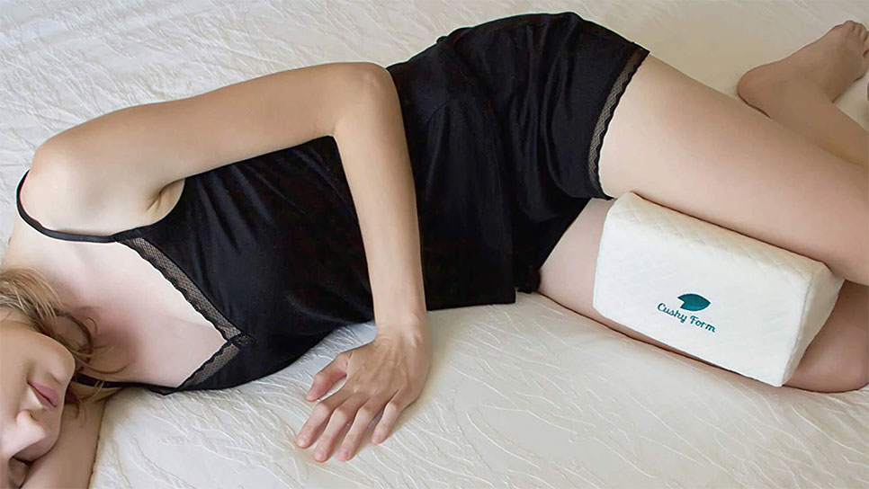 10 Best Pillows For Hip Pain (2023), Expert-Approved